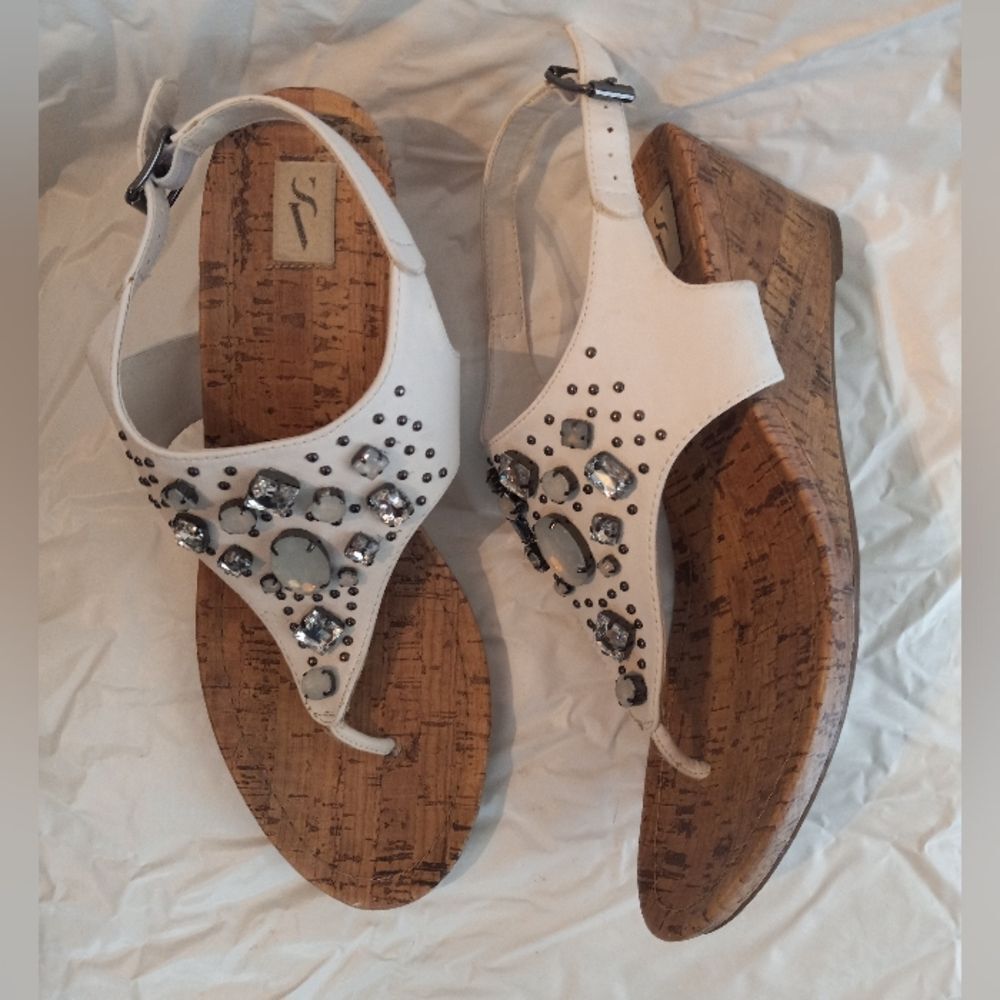 Simply Vera Wang Betty Sandals Size 9